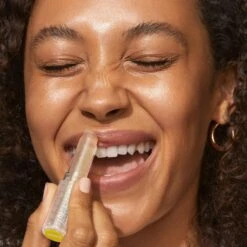 Lipscreen SPF 30 Sheer - Unseen -Caillchante Shop 816218027483 alt6