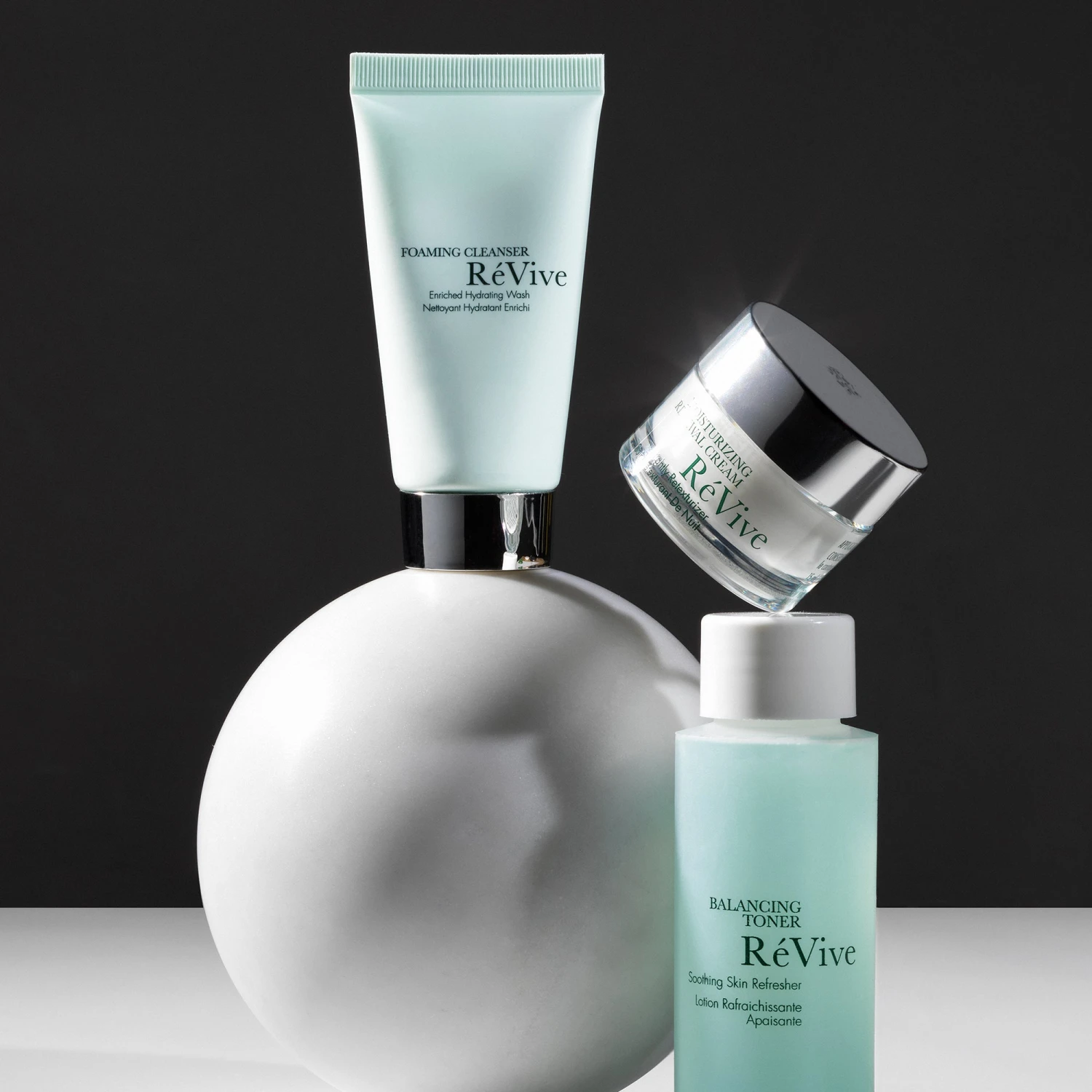 Foaming Cleanser Enriched Hydrating Wash 3 Foaming Cleanser Enriched Hydrating Wash - Image 3